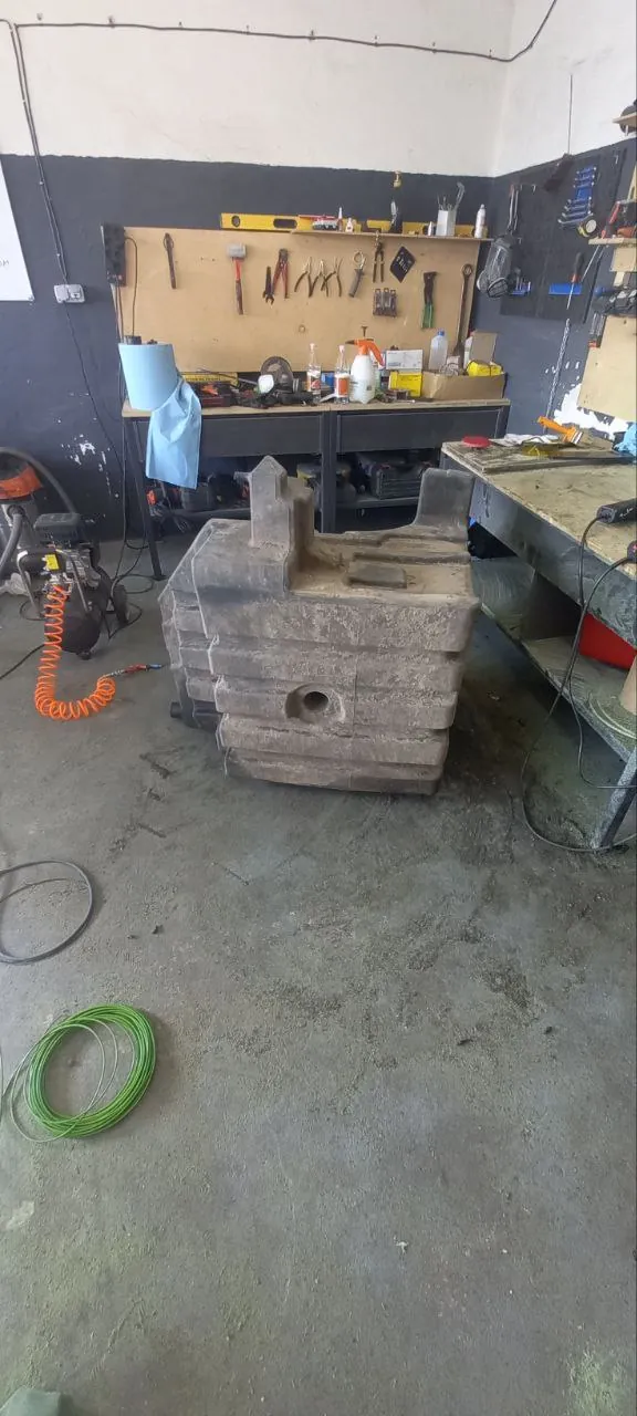 Foto 12 der Reparatur — Kraftstofftank-Reparatur New Holland 8.390