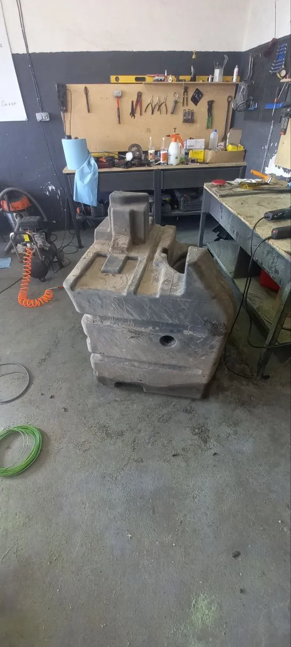 Foto 14 der Reparatur — Kraftstofftank-Reparatur New Holland 8.390