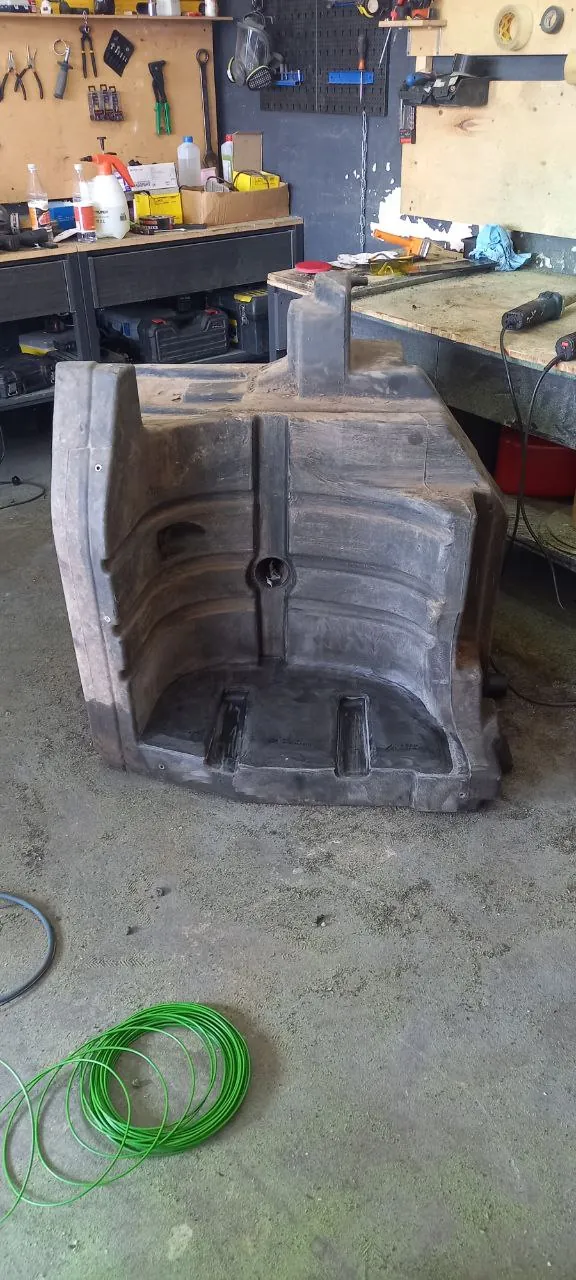 Foto 16 der Reparatur — Kraftstofftank-Reparatur New Holland 8.390