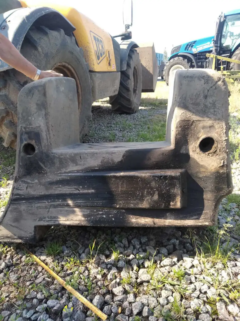 Foto 28 der Reparatur — Kraftstofftank-Reparatur JCB 531-70