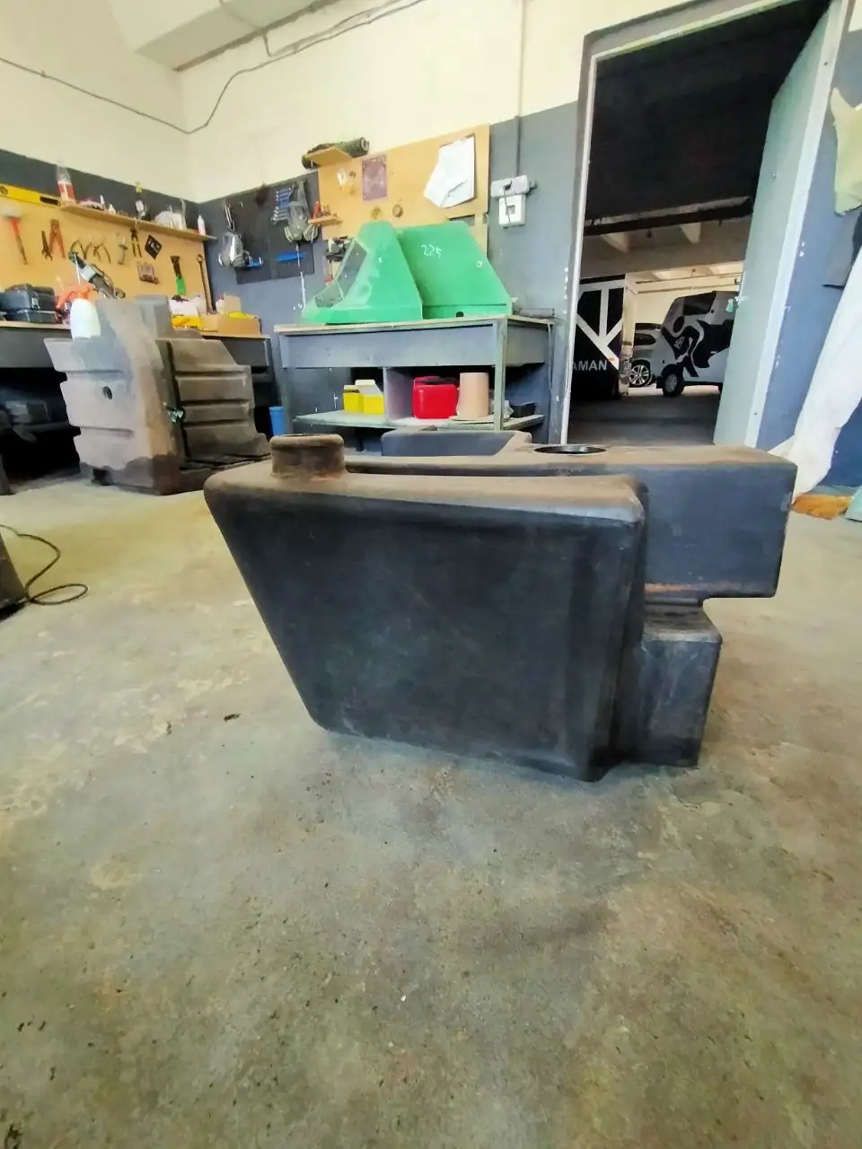 Foto 14 der Reparatur — Kraftstofftank-Reparatur JCB 531-70