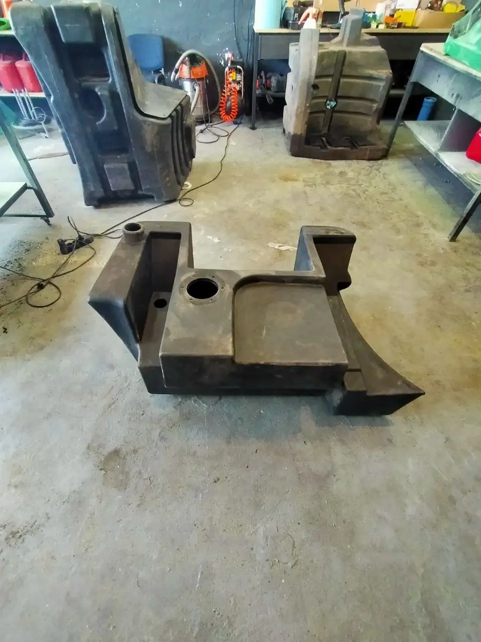 Foto 12 der Reparatur — Kraftstofftank-Reparatur JCB 531-70