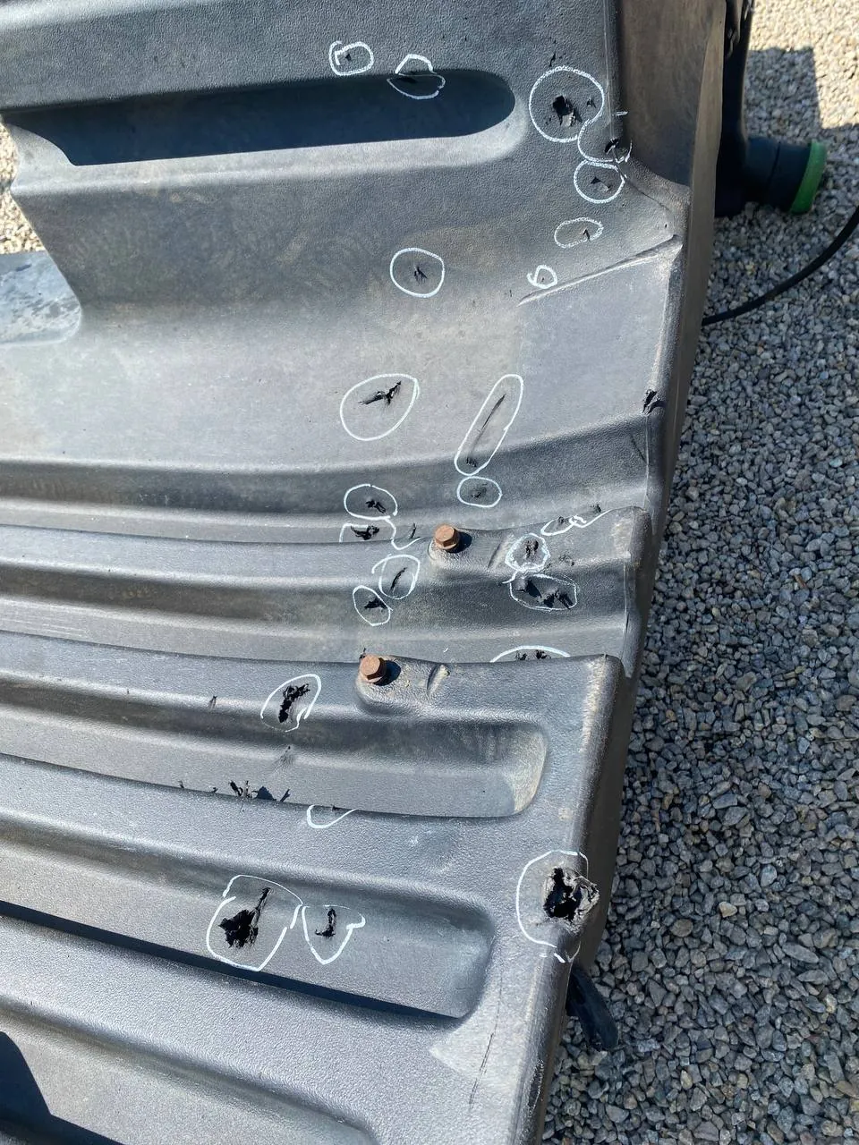 Foto 3 der Reparatur — Kraftstofftank-Reparatur John Deere — Juni 2023