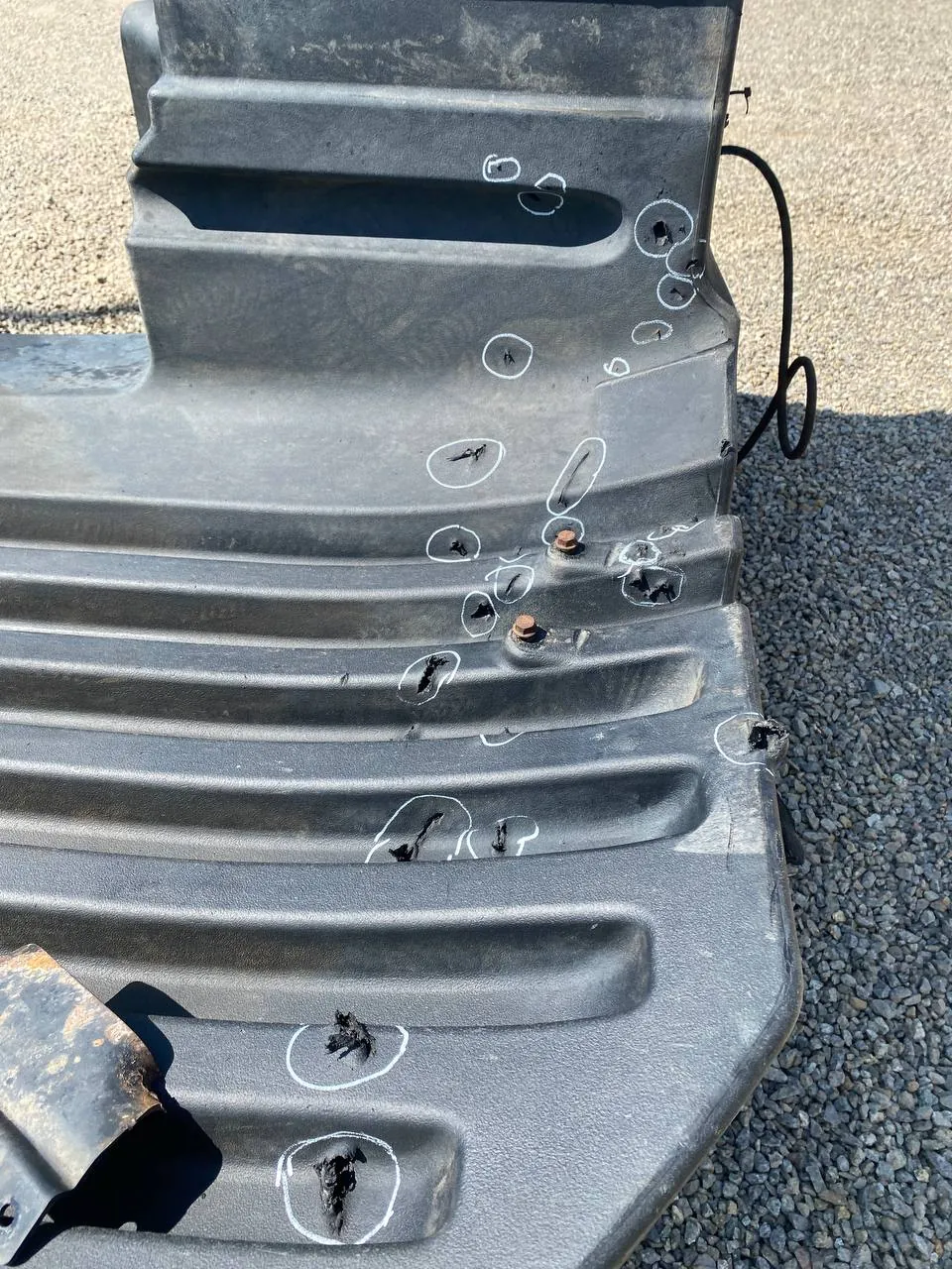 Foto 4 der Reparatur — Kraftstofftank-Reparatur John Deere — Juni 2023