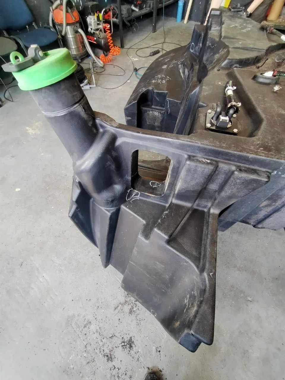 Foto 14 der Reparatur — Kraftstofftank-Reparatur John Deere — Juni 2023