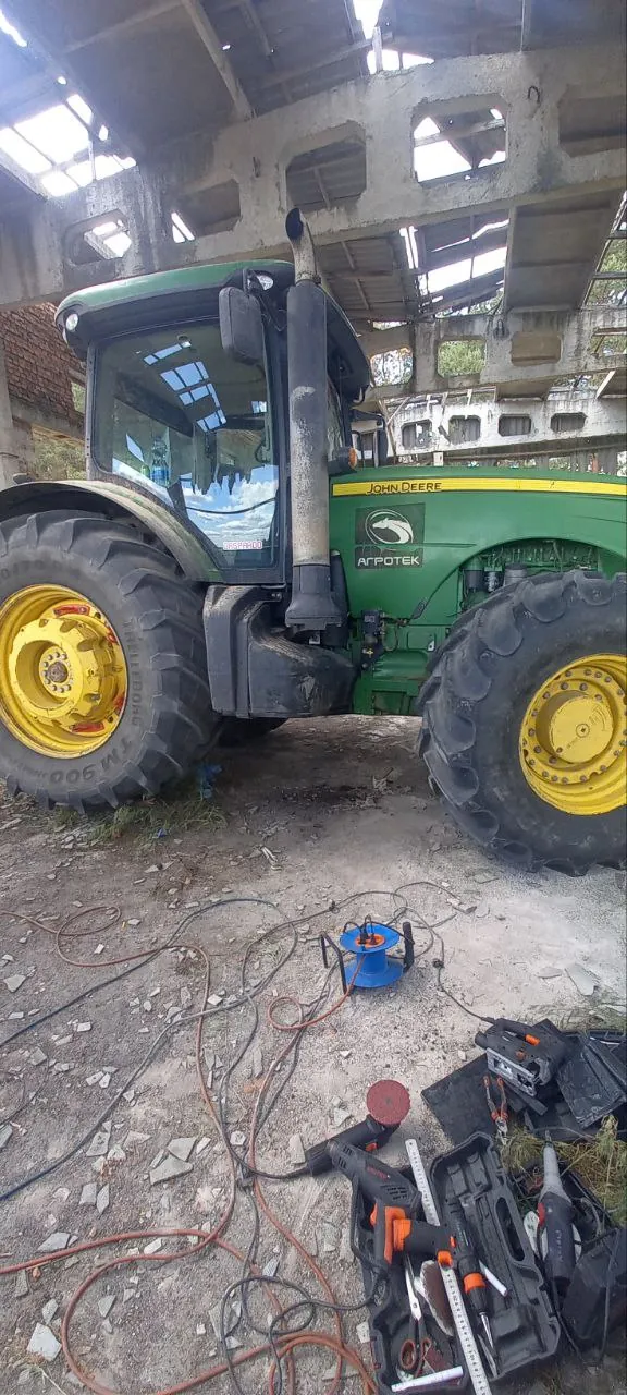 Foto 15 der Reparatur — Kraftstofftank-Reparatur John Deere 8335