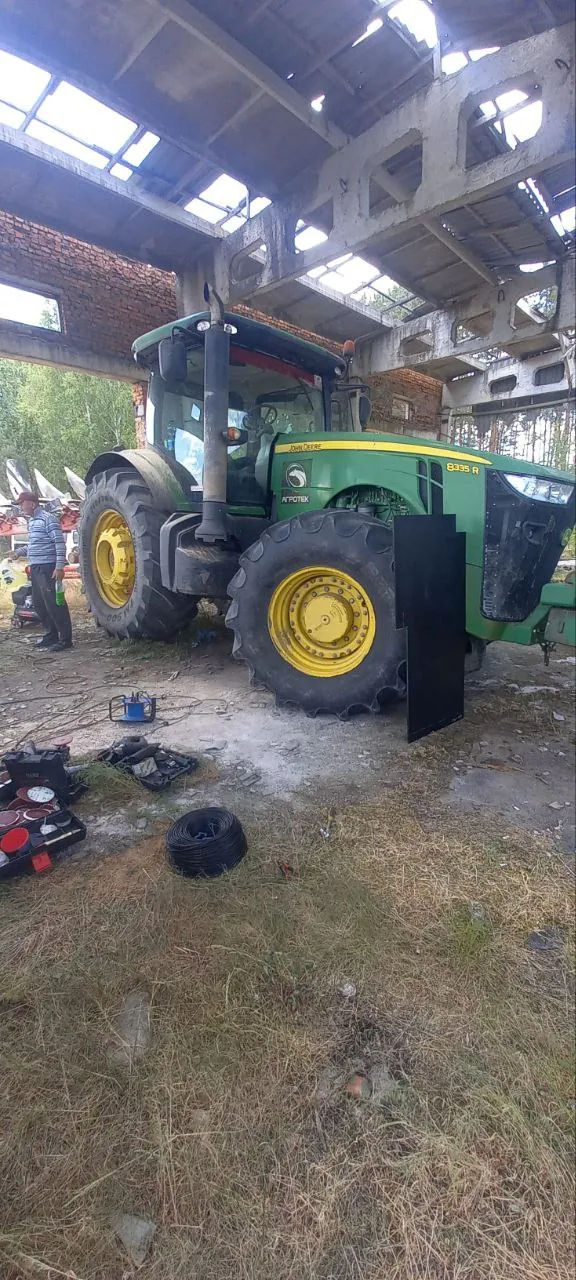 Foto 17 der Reparatur — Kraftstofftank-Reparatur John Deere 8335