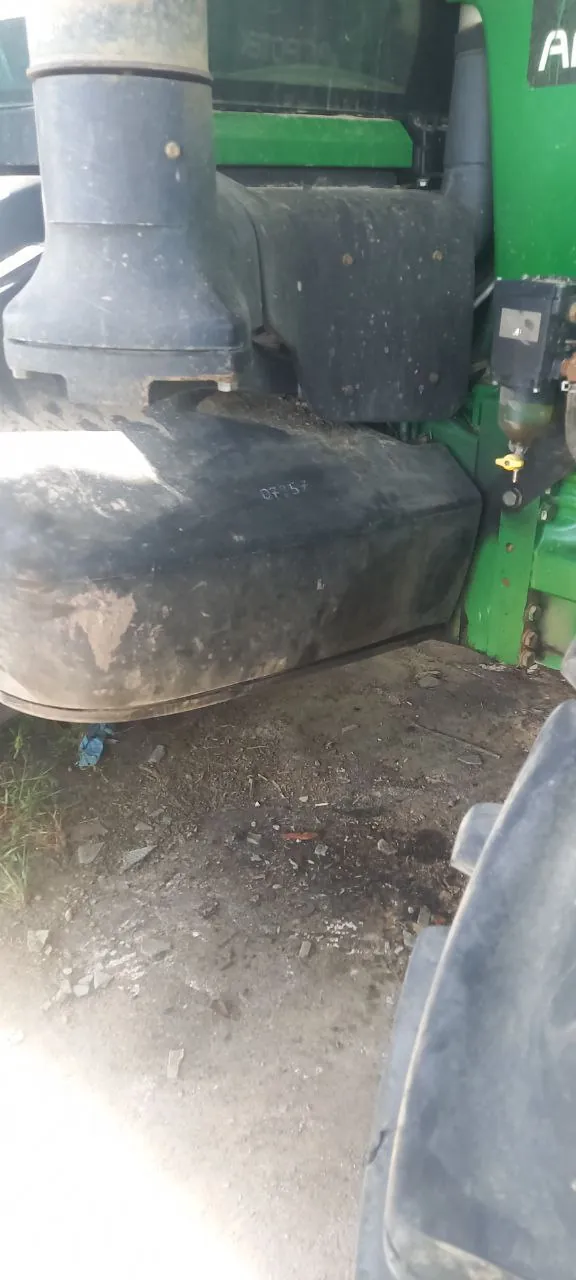 Foto 19 der Reparatur — Kraftstofftank-Reparatur John Deere 8335