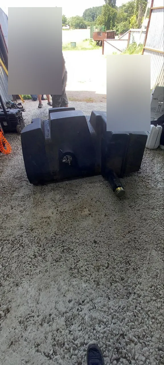 Foto 6 der Reparatur — Kraftstofftank-Reparatur New Holland CX6090 — Scheuerstelle am Befestigungspunkt