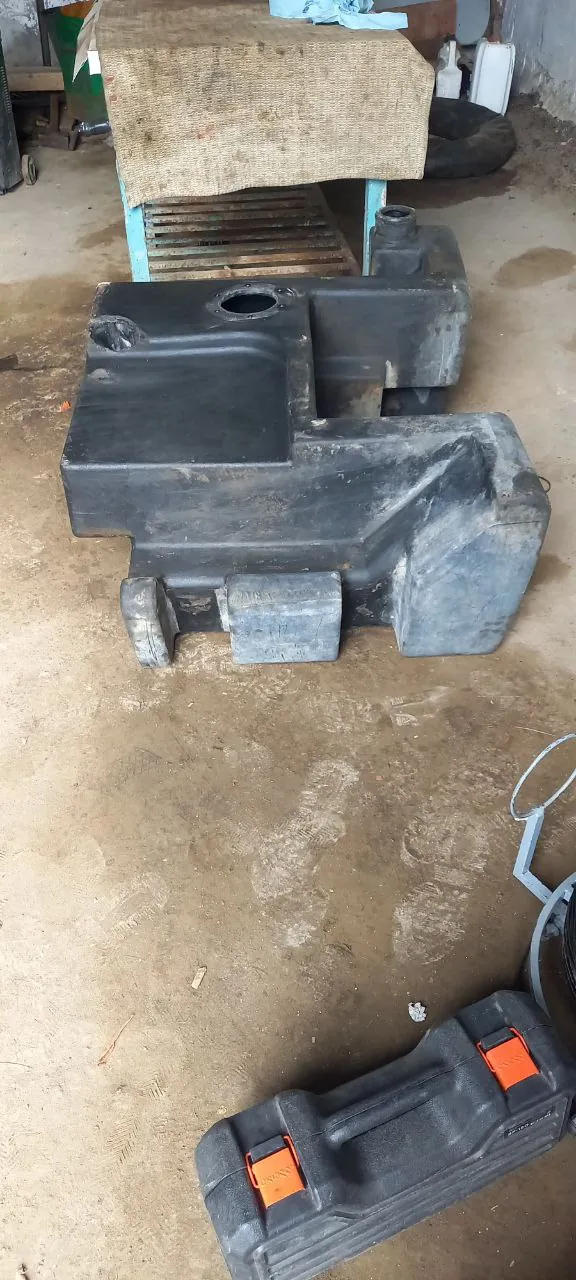 Foto 5 der Reparatur — Kraftstofftank-Reparatur JCB 30EA