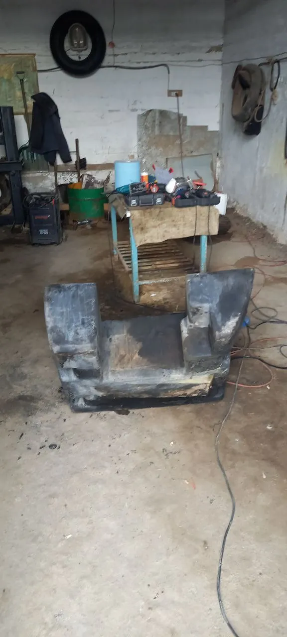 Foto 9 der Reparatur — Kraftstofftank-Reparatur JCB 30EA