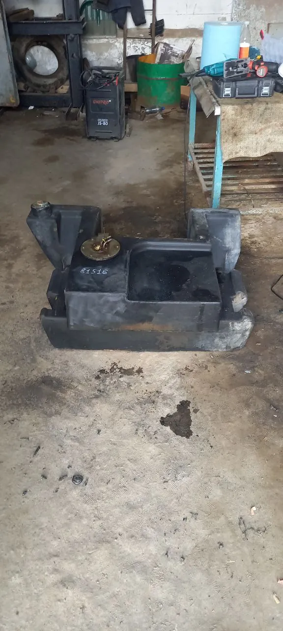 Foto 12 der Reparatur — Kraftstofftank-Reparatur JCB 30EA