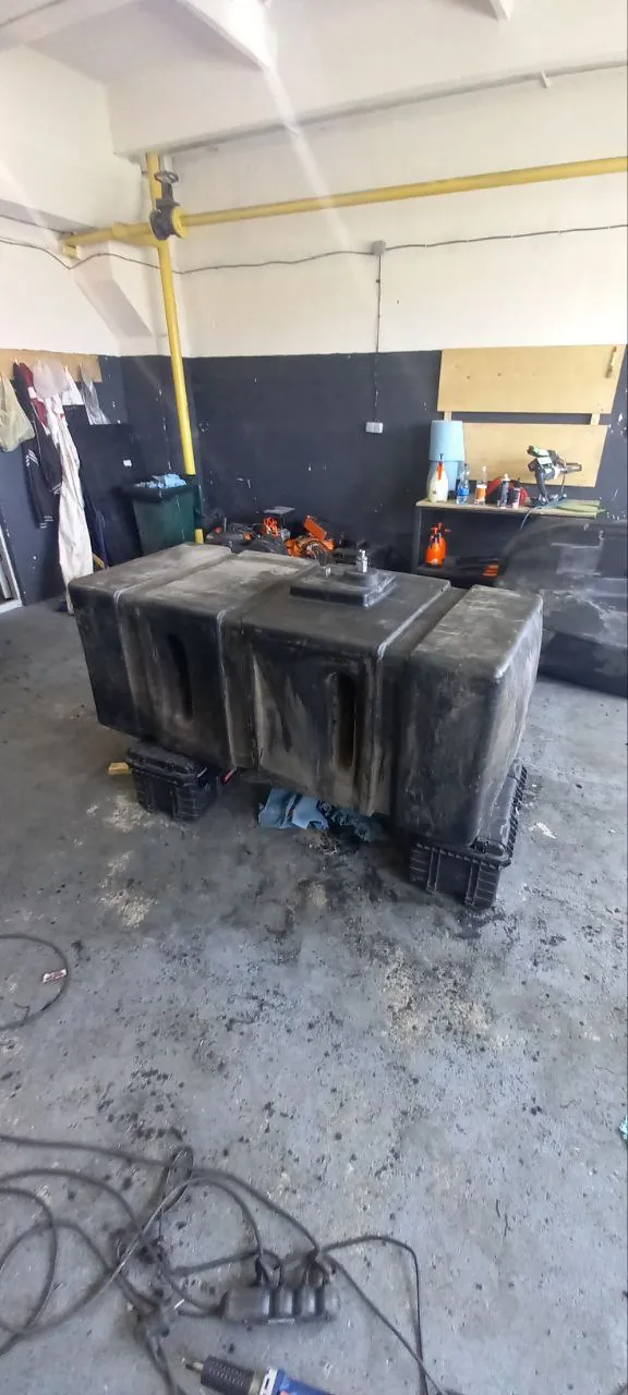 Foto 3 der Reparatur — Kraftstofftank-Reparatur am Mähdrescher — Juni 2023
