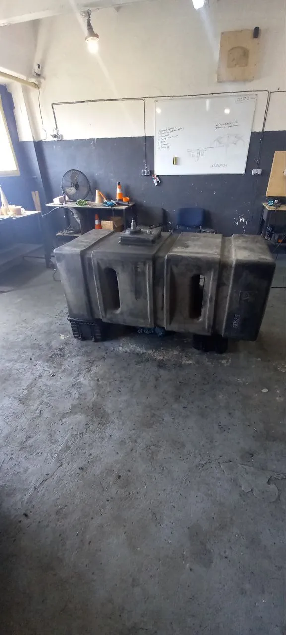 Foto 4 der Reparatur — Kraftstofftank-Reparatur am Mähdrescher — Juni 2023