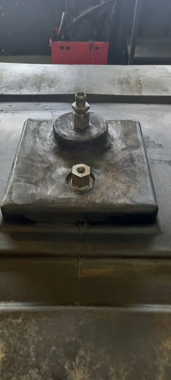 Foto 9 der Reparatur — Kraftstofftank-Reparatur am Mähdrescher — Juni 2023