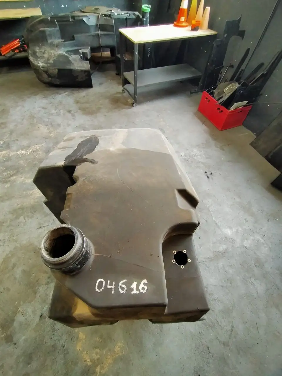 Foto 1 der Reparatur — Kraftstofftank-Reparatur Case 3330