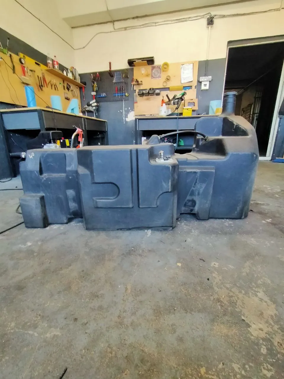 Foto 11 der Reparatur — Kraftstofftank-Reparatur New Holland 6050
