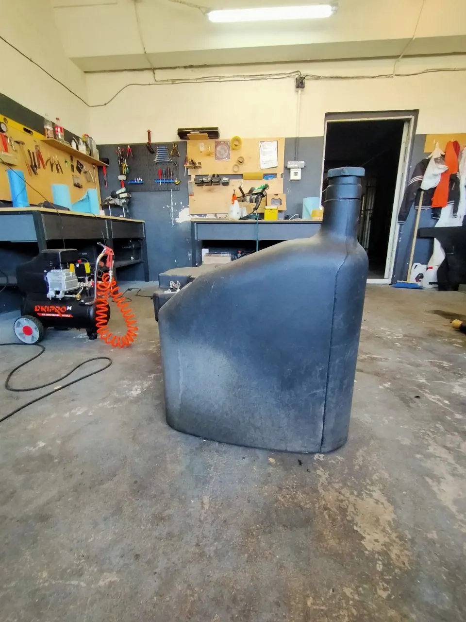 Foto 12 der Reparatur — Kraftstofftank-Reparatur New Holland 6050