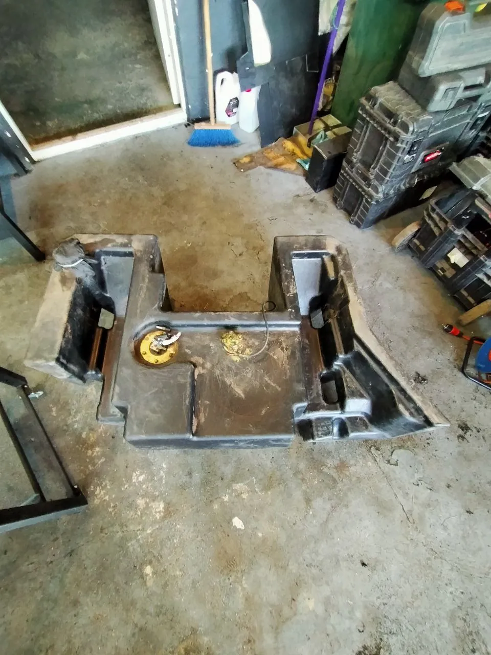 Foto 17 der Reparatur — Kraftstofftank-Reparatur New Holland 6050