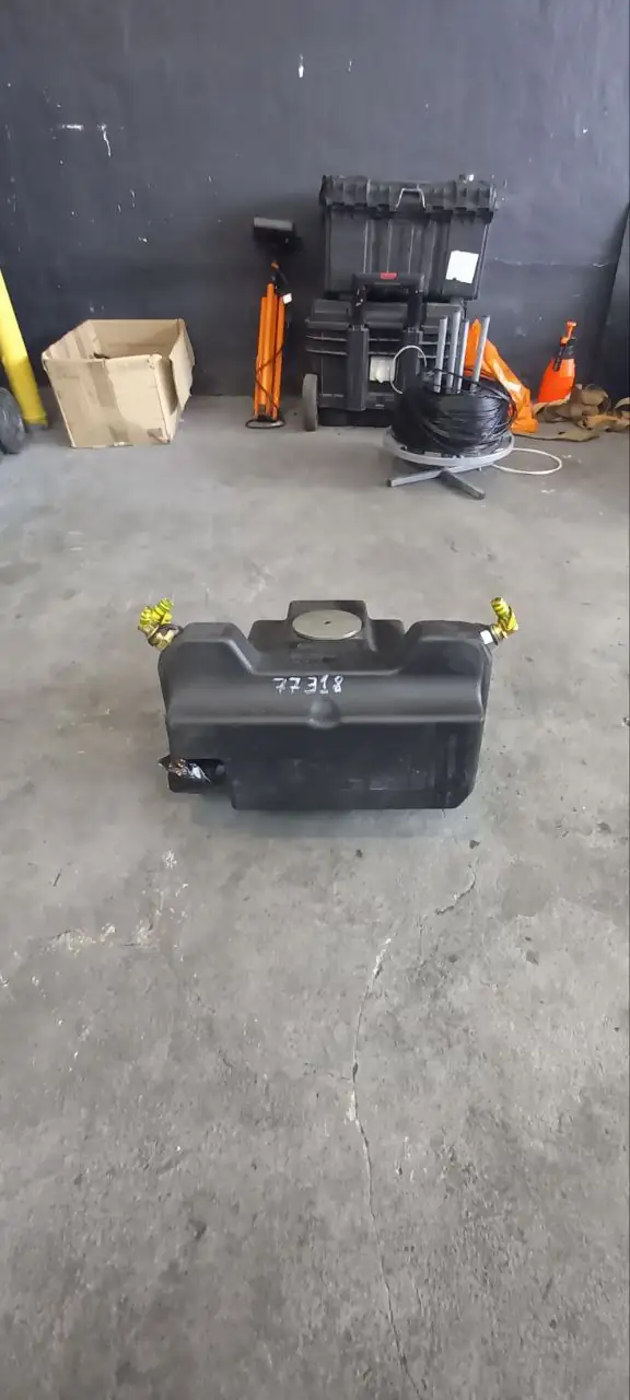 Foto 11 der Reparatur — Kraftstofftank-Reparatur am Traktor — Juli 2023