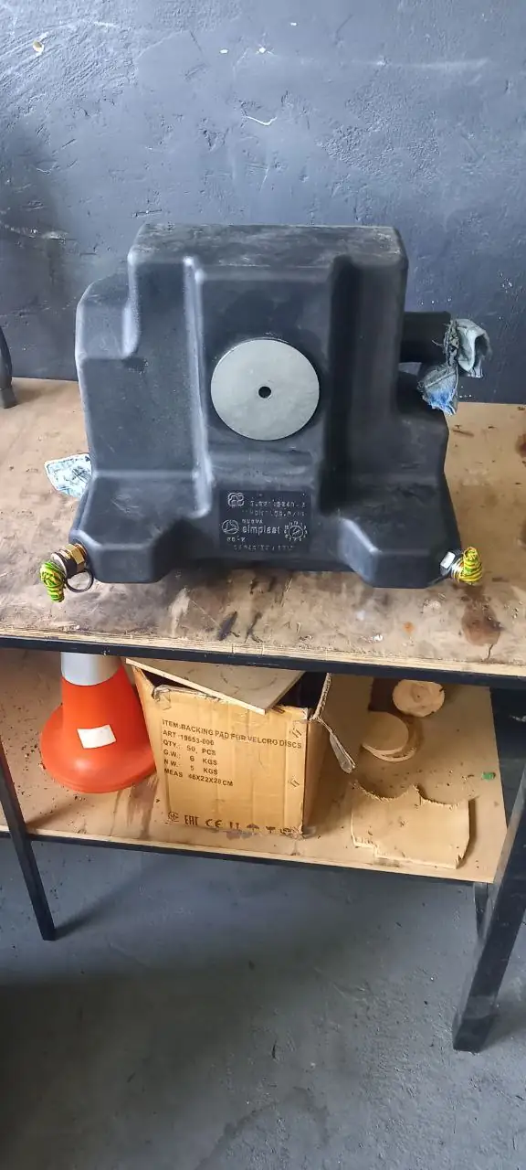 Foto 3 der Reparatur — Kraftstofftank-Reparatur am Traktor — Juli 2023
