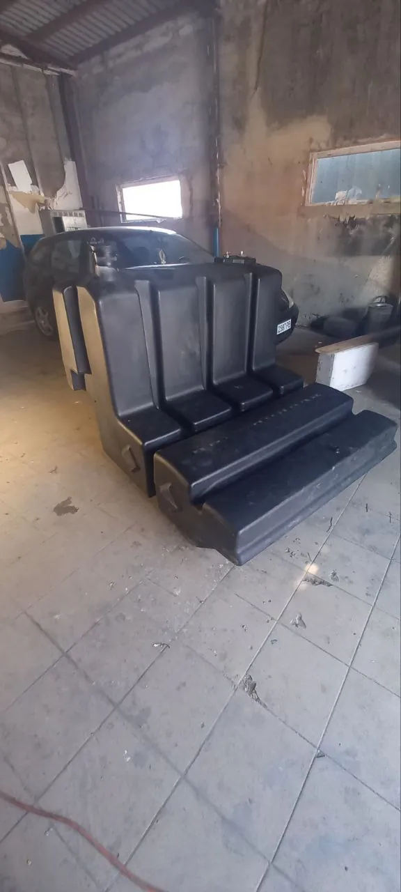 Foto 10 der Reparatur — Kraftstofftank-Reparatur John Deere S 690 AI
