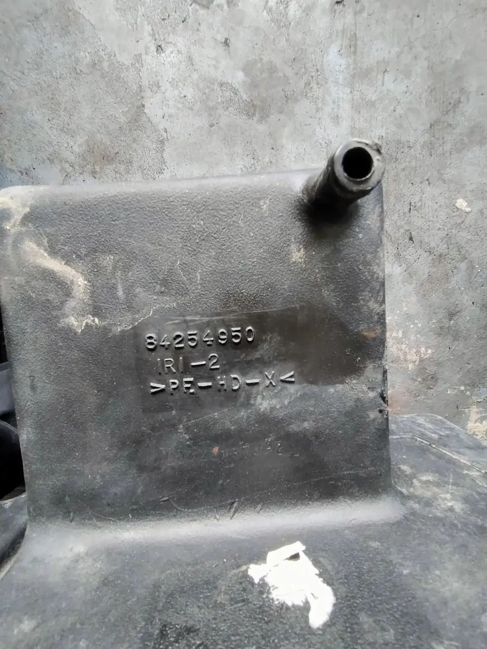 Foto 15 der Reparatur — Kraftstofftank-Reparatur Case 340 — August 2023