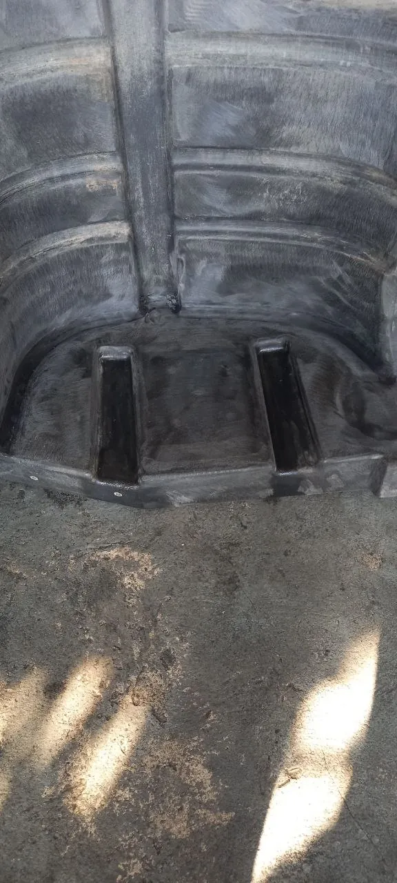 Foto 4 der Reparatur — Kraftstofftank-Reparatur Case 340 — Riss im Bereich des Auspuffs