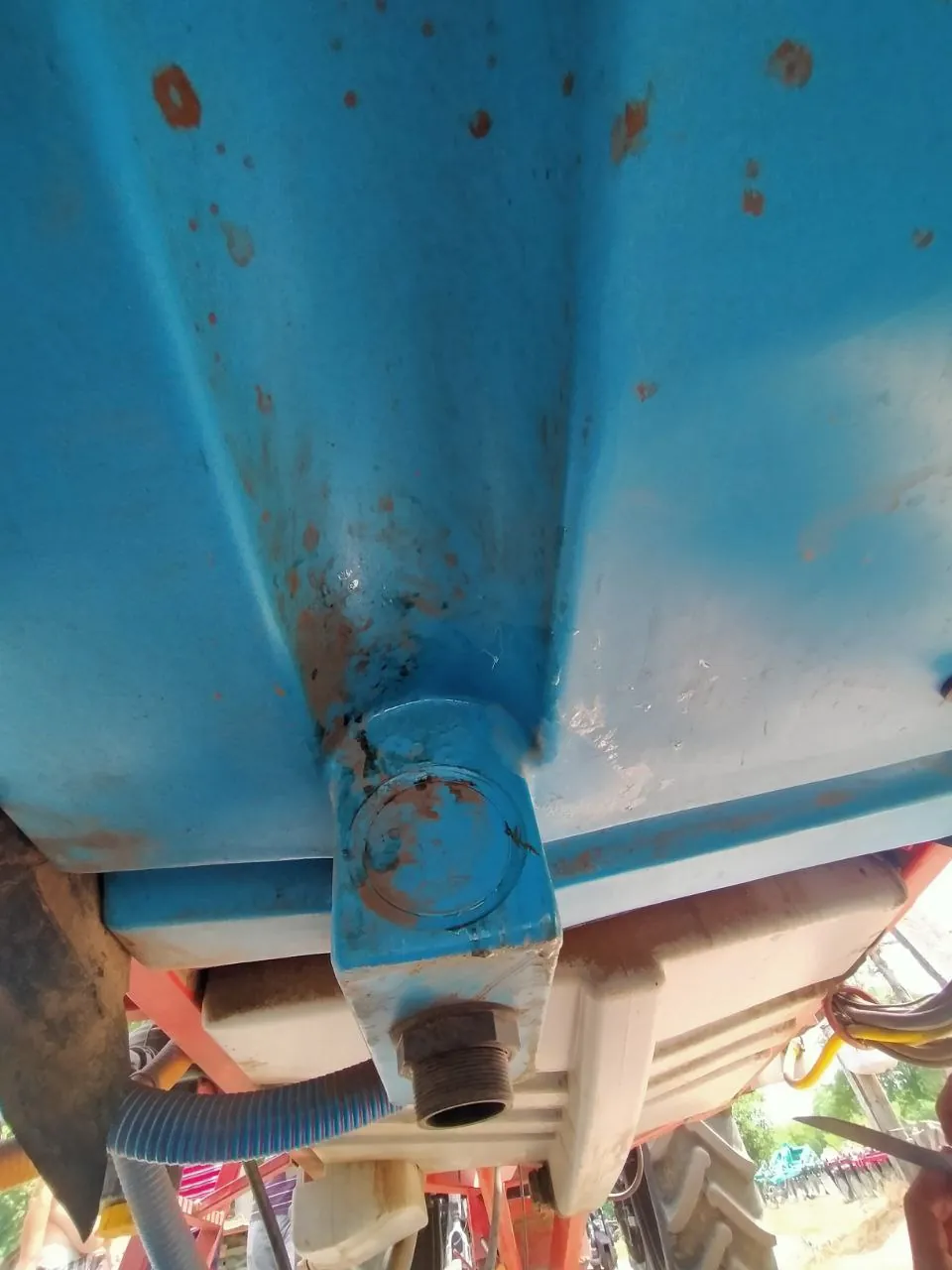 Foto 5 der Reparatur — Spritzentank-Reparatur (2)