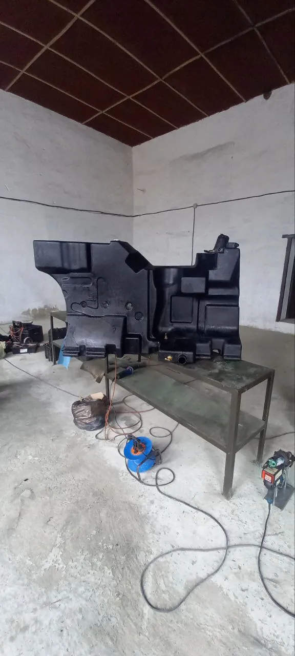Foto 6 der Reparatur — Kraftstofftank-Reparatur Case 255