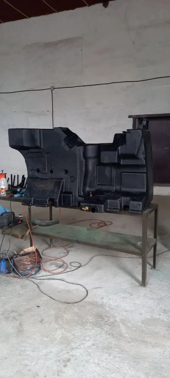 Foto 16 der Reparatur — Kraftstofftank-Reparatur Case 255