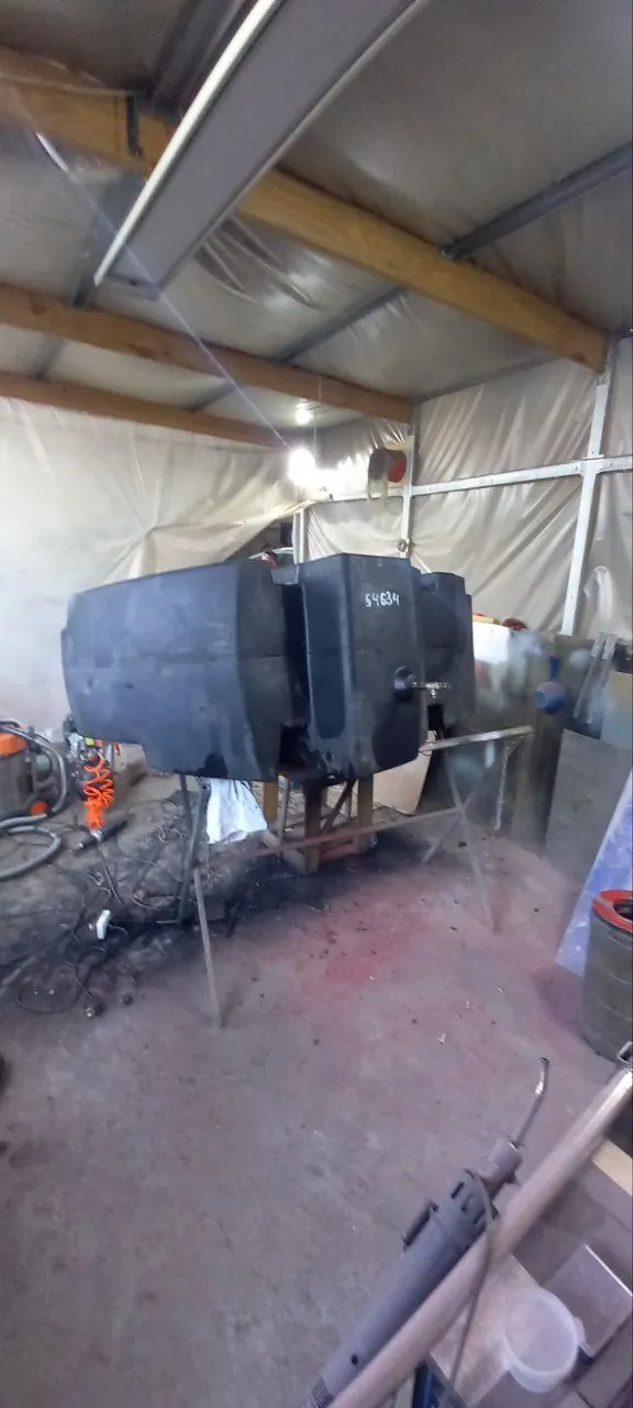 Foto 15 der Reparatur — Kraftstofftank-Reparatur New Holland CX6090