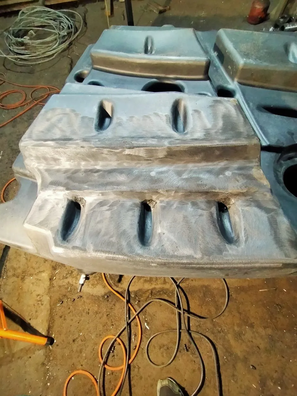 Foto 18 der Reparatur — Kraftstofftank-Reparatur Claas Lexion