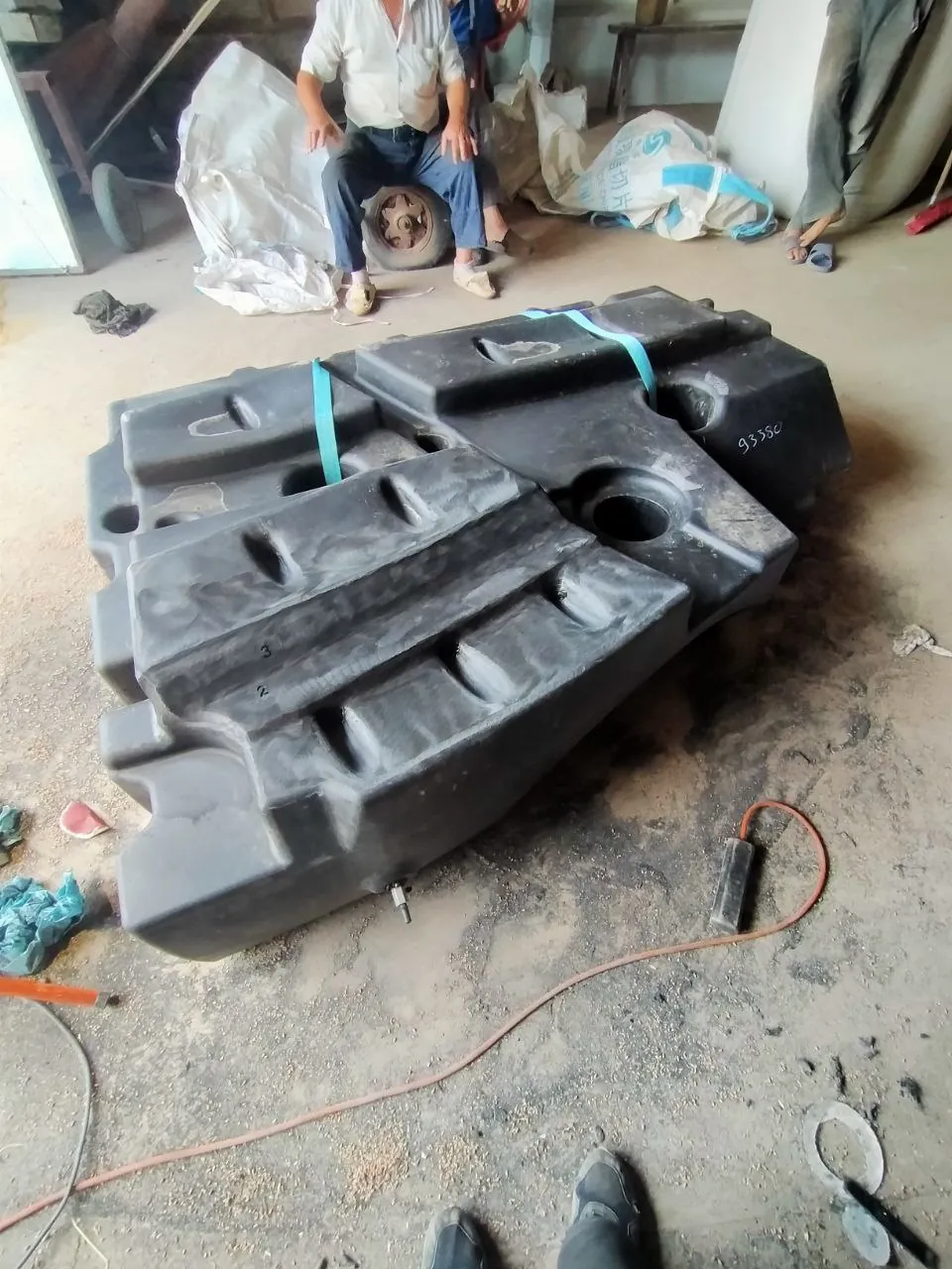 Foto 12 der Reparatur — Kraftstofftank-Reparatur Claas Lexion 550 — Risse an den typischen Stellen