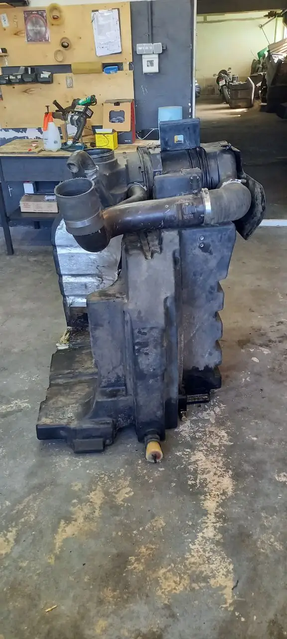 Foto 13 der Reparatur — Kraftstofftank-Reparatur New Holland T8.390 — Juli 2023