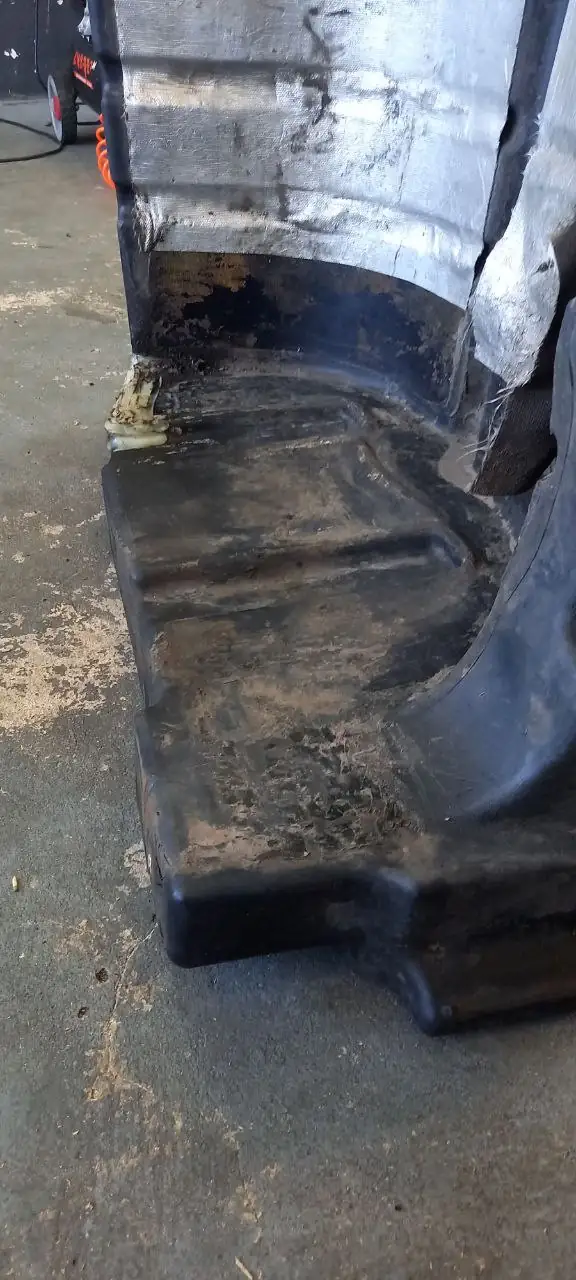 Foto 12 der Reparatur — Kraftstofftank-Reparatur New Holland T8.390 — Juli 2023