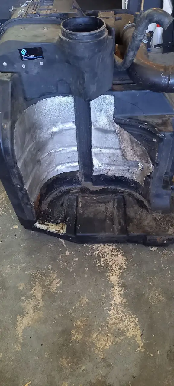 Foto 9 der Reparatur — Kraftstofftank-Reparatur New Holland T8.390 — Juli 2023