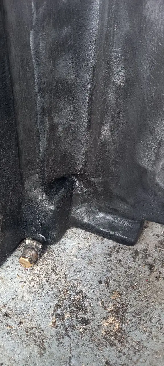 Foto 7 der Reparatur — Kraftstofftank-Reparatur New Holland T8.390 — Juli 2023
