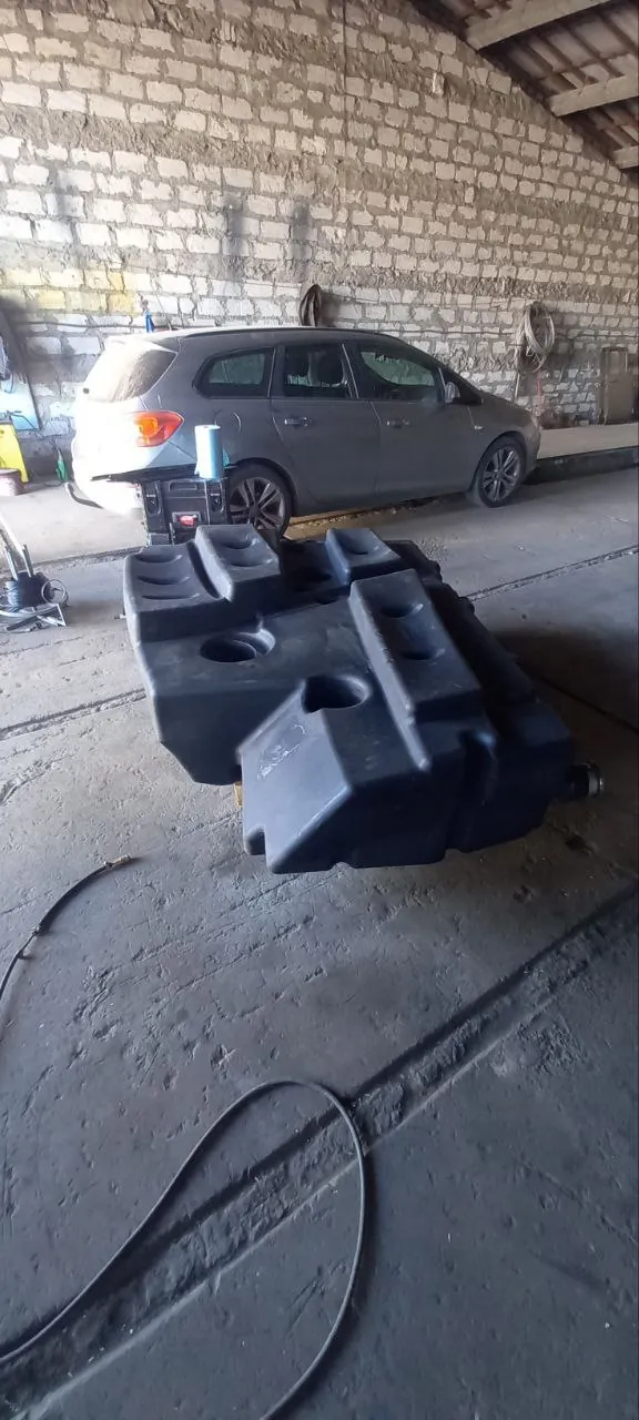 Foto 4 der Reparatur — Kraftstofftank-Reparatur Claas Lexion 580 — Riss an der typischen Schwachstelle