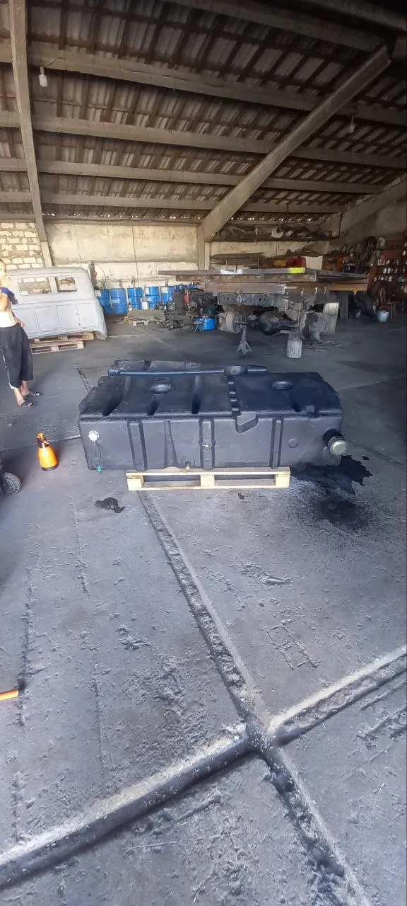 Foto 8 der Reparatur — Kraftstofftank-Reparatur Claas Lexion 580 — Riss an der typischen Schwachstelle
