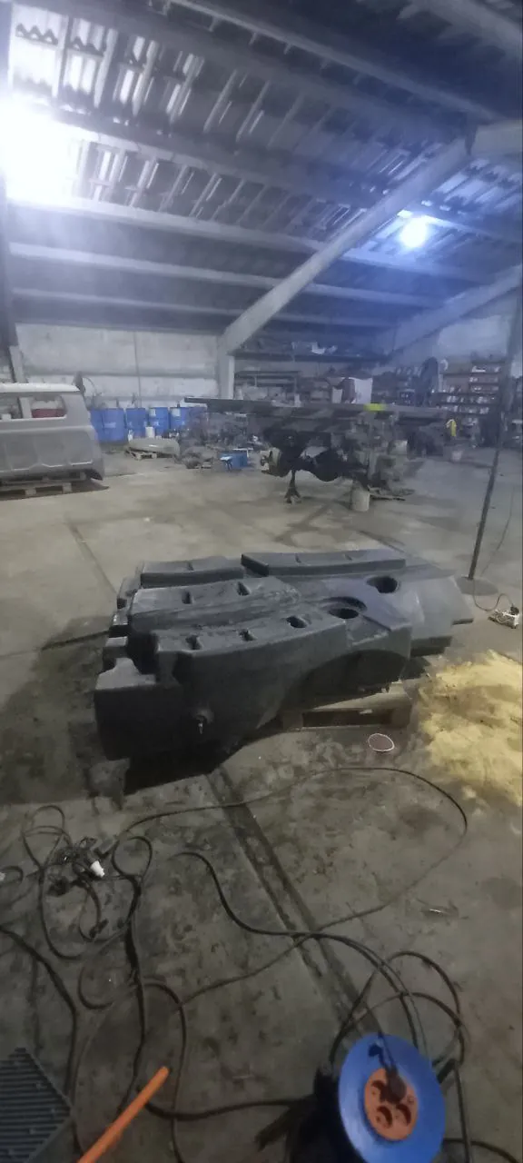 Foto 13 der Reparatur — Kraftstofftank-Reparatur Claas Lexion 580 — Riss an der typischen Schwachstelle