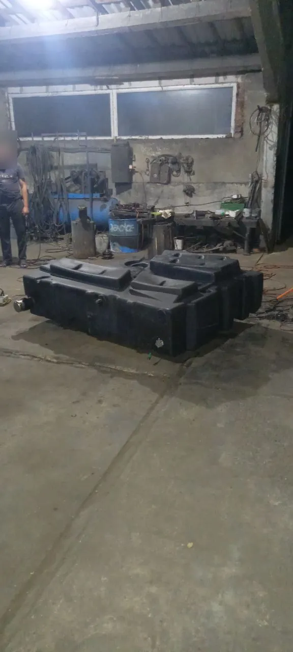 Foto 15 der Reparatur — Kraftstofftank-Reparatur Claas Lexion 580 — Riss an der typischen Schwachstelle