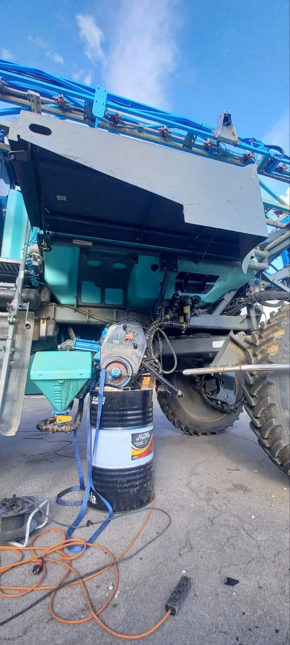 Foto 9 der Reparatur — Spritzentank-Reparatur Berthoud Rapter