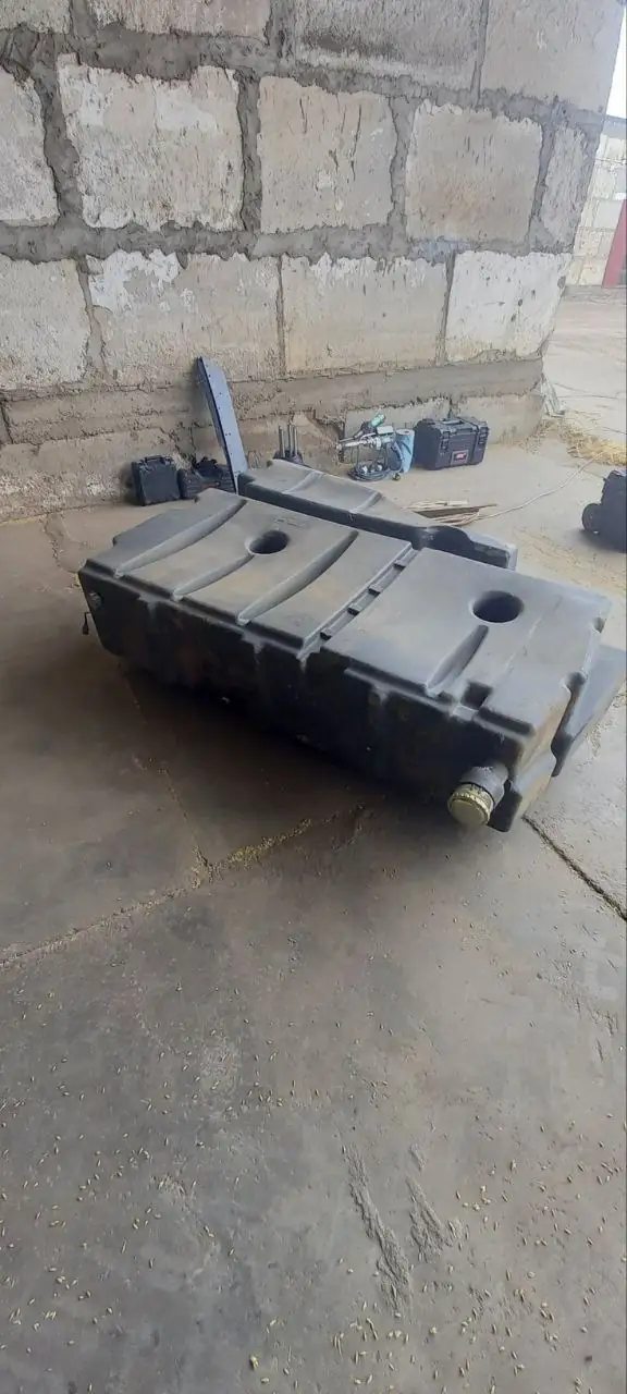 Foto 24 der Reparatur — Kraftstofftank-Reparatur Claas Lexion 560 — Riss an der typischen Schwachstelle