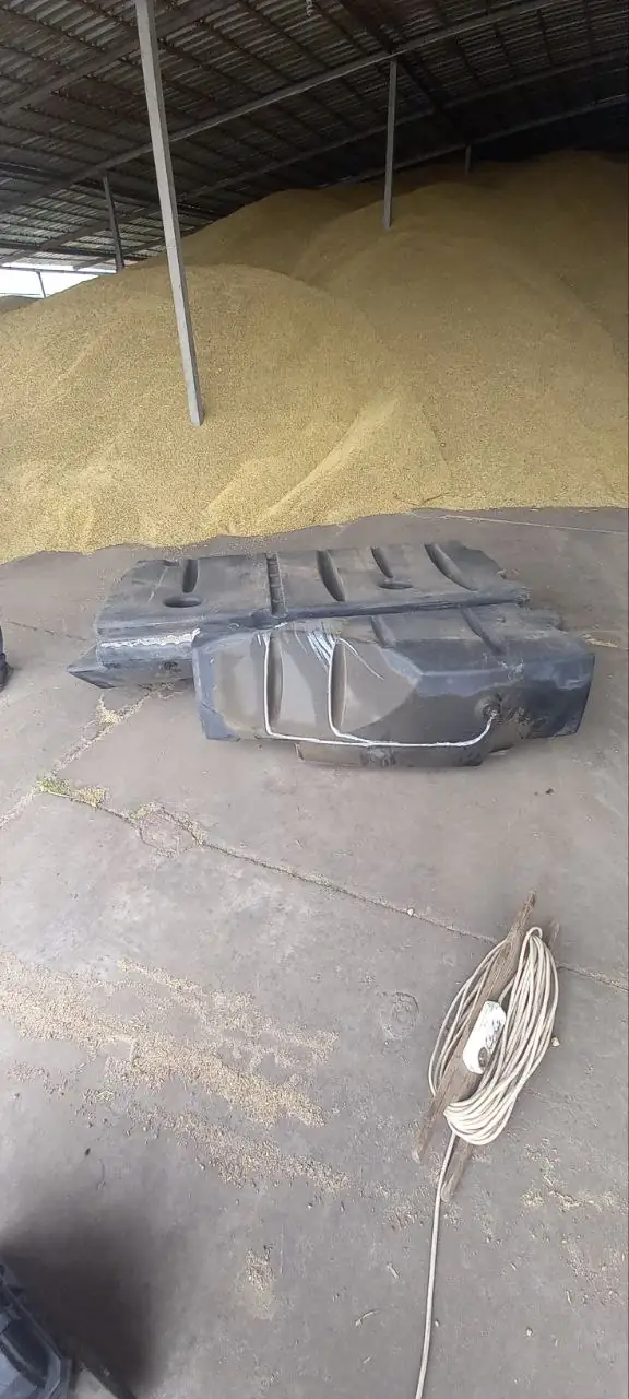 Foto 21 der Reparatur — Kraftstofftank-Reparatur Claas Lexion 560 — Riss an der typischen Schwachstelle