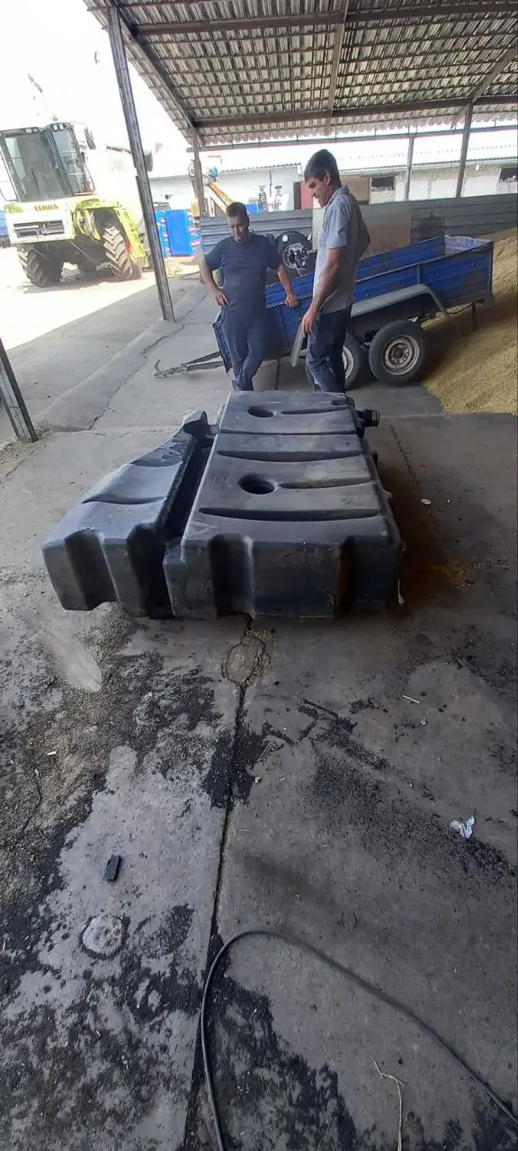 Foto 15 der Reparatur — Kraftstofftank-Reparatur Claas Lexion 560 — Riss an der typischen Schwachstelle