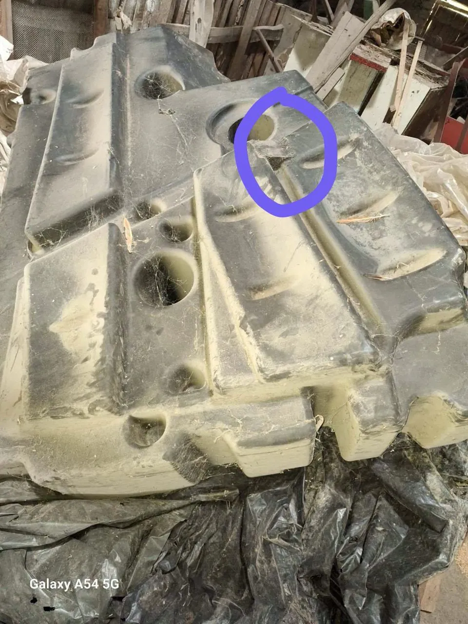 Foto 2 der Reparatur — Kraftstofftank-Reparatur Claas Lexion 580 — Riss an der typischen Stelle