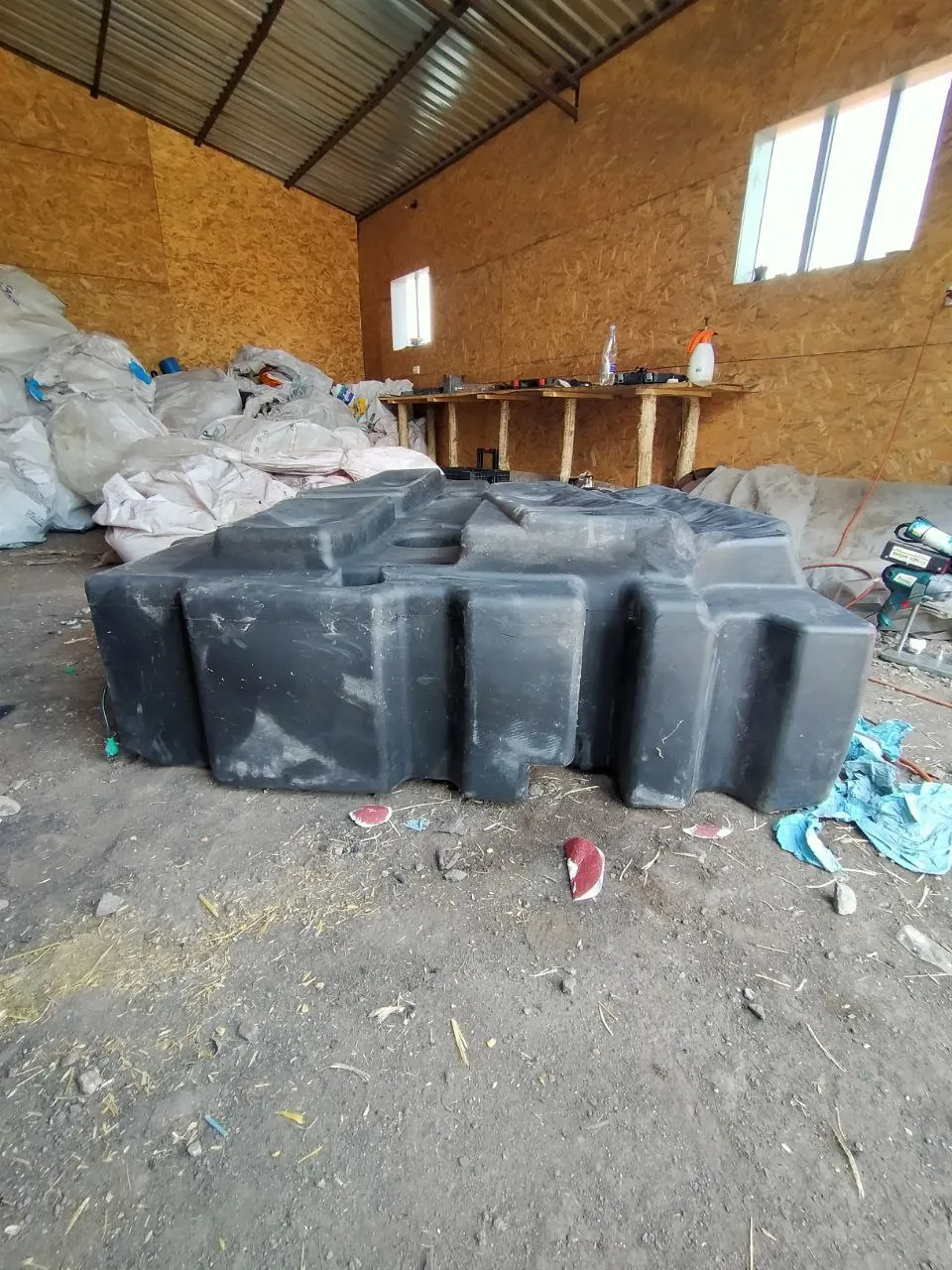 Foto 11 der Reparatur — Kraftstofftank-Reparatur Claas Lexion 580 — Riss an der typischen Stelle