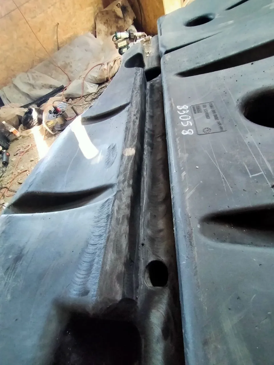 Foto 15 der Reparatur — Kraftstofftank-Reparatur Claas Lexion 580 — Riss an der typischen Stelle