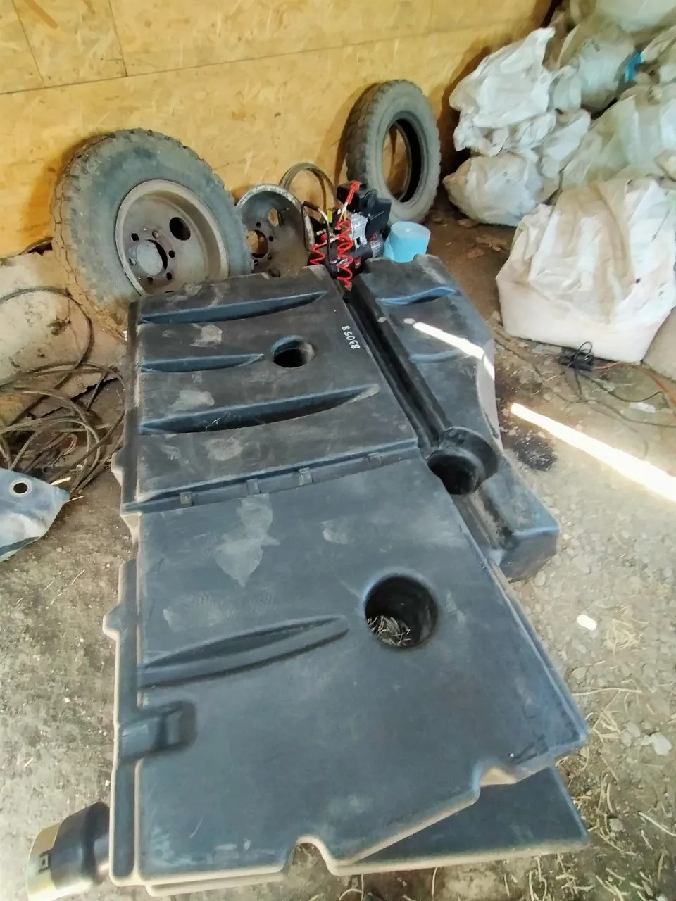 Foto 18 der Reparatur — Kraftstofftank-Reparatur Claas Lexion 580 — Riss an der typischen Stelle